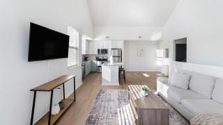 Landing Spectacular 1BD Pool Gym - 8