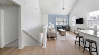 Landing Spectacular 1BD Pool Gym - 3