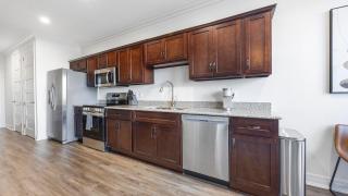 Landing Chic 1BD Gym Clubhouse - 4