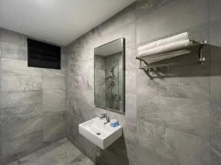 Cozy studio 4pax Equine Sri Kembangan - 8