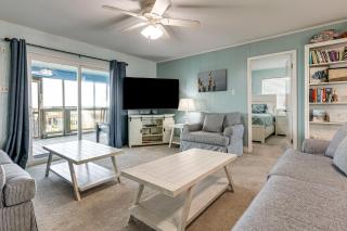 Waterfront Dauphin Island Home w/ Deck & Boat Dock - 7