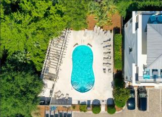 The Posh Pelican on 30A -- Blue Mountain Beach, Sleeps 16, Pool, Rooftop, Game Room, 5 minute walk to Beach - 4