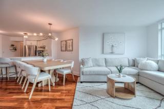 1BR Den Lake Facing Condo with Balcony & Parking - 1