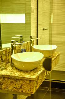 Lunar Signature Hotel & Suites - 2