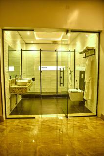 Lunar Signature Hotel & Suites - 3