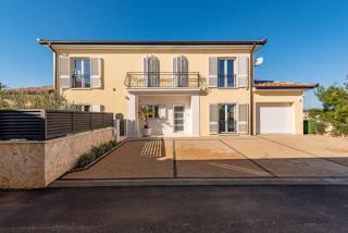 Villa Marevia - Luxury Pool Villa near Beach - 2