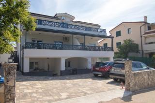 Apartments Flowers - Heated Pool Near Beach - 9