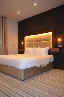 Afan Valley Aparthotel - Room 2 with Free Parking & WiFi for Contractor Stays - 7