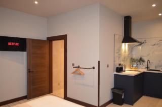 Afan Valley Aparthotel - Room 2 with Free Parking & WiFi for Contractor Stays - 3