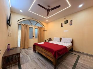 EliteStay homestay 3BR in Vizag by homeyhuts 2f - 3