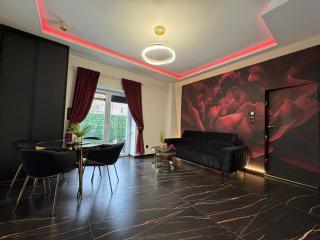 Moon Luxury Apartment - Jacuzzi & Sauna - 5