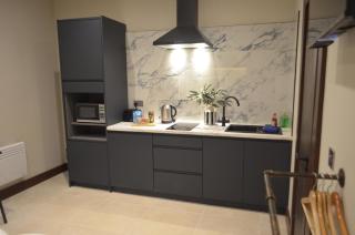 Afan Valley Aparthotel - Room 3 with Van Parking near Port Talbot Steelworks - 6