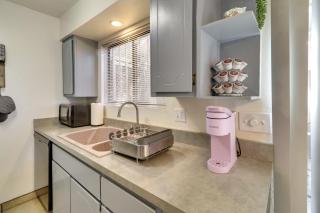 3 Mi to Uptown ABQ! Pet-Friendly Condo w/ Patio - 9
