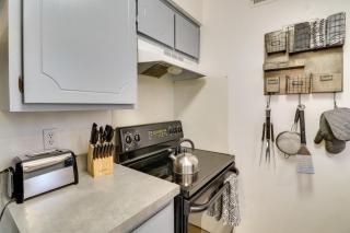 3 Mi to Uptown ABQ! Pet-Friendly Condo w/ Patio - 2