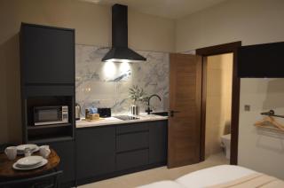 Afan Valley Aparthotel - Room 5 with Kitchenette & Fast Wi-Fi and Contractors Welcome - 0