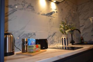 Afan Valley Aparthotel - Room 5 with Kitchenette & Fast Wi-Fi and Contractors Welcome - 4