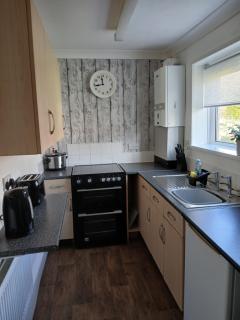 Wuther Heights Retreat - Ground Floor Apartment With Parking - 4