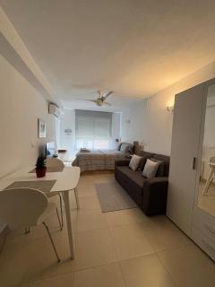 Luminoso Estudio en la playa de el Campello - 2