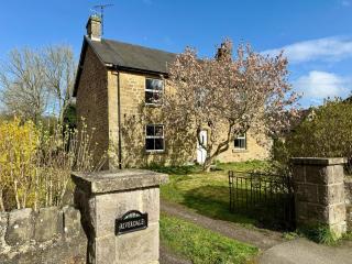 Luxury 4 Bedroom Detached House - Central Baslow - 0