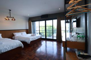 No 9 Hostel and Cafe - 6