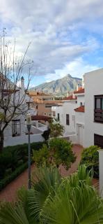"Mountain View" 2 Bedroom Apartment with Pools Parking - 4