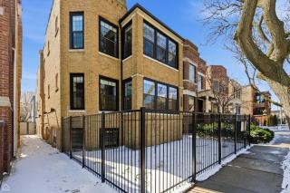 Newly Renovated 3BR 2BA in Heart of Andersonville condo - 5
