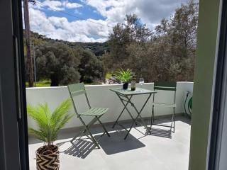 Basil Leaf - Minimal View Retreat - 2