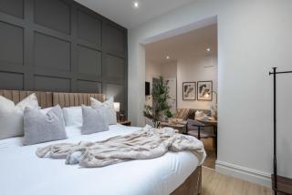 Unique Split-Level Apartment in Central Hull - 6