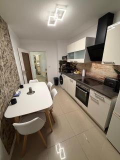 Shahin O I Apartments - 6