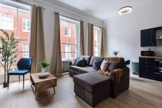 Stylish First Floor Apartment - Sleeps 4 - 7