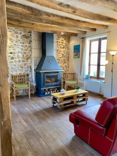 Cozy house, centre bourg, 2 suites, cheminée - 0