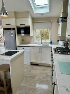 HARRIES LODGE QUAY WEST milkwood way - 2