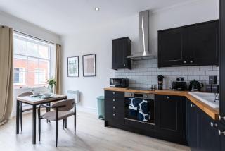 1-Bed Apartment Central Hull Bright & Spacious - 6
