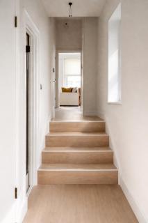 Spacious 2 Bedroom Apartment - 3