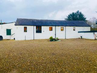 3 Bed Barn - Sleeps 4 - Parking - Golf - Alpacas - 7