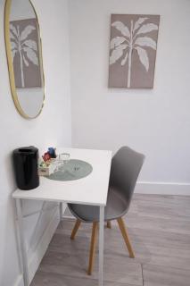 La Rose Serenity Residence Elegant Rooms - 8