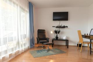 15-Zentrales 2-Zimmer Apartment-WLAN,Magenta TV und große Balkon mit Gartenblick - 8