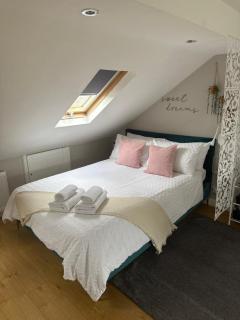 Alross room private bathroom - 4