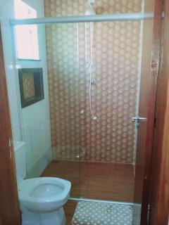 Casa Agradável Completa com 3 Quartos, 2 Banheiros e Garagem - 8