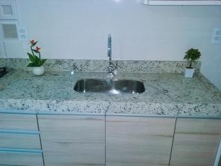 Casa Agradável Completa com 3 Quartos, 2 Banheiros e Garagem - 7