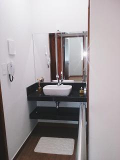 Casa Agradável Completa com 3 Quartos, 2 Banheiros e Garagem - 6