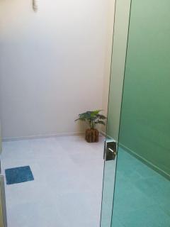 Casa Agradável Completa com 3 Quartos, 2 Banheiros e Garagem - 2