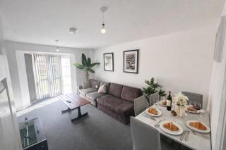 3-Bedrm, Parking, Soccer Table, Sleeps 7 - 9