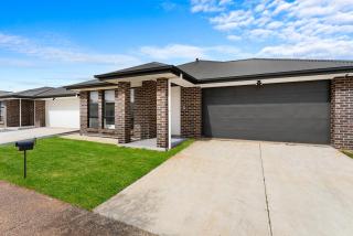 Brand New 4BR retreat - Stylish and Spacious - 8