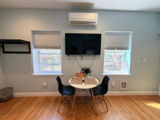 Spacious One Bedroom Apartment in University City Walk to Drexel&Near UPenn - 1