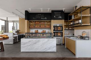 Courtyard by Marriott Phuket Chalong Bay Resort - 7