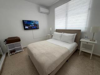 StayDelRom Cozy 3BR Home 8 Min to Airport 5 to Mall of San Juan 2 to Restaurants - 8
