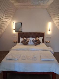 Sea Shades Cottages with Private Jacuzzi - 5