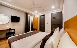 Collection O Kailash Enclave - 2