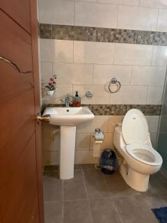 Modern, cozy apartment with Wi-Fi & parking - 8